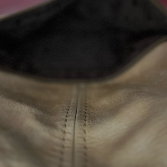 Fossil leather purse with built in wallet - Picture 7 of 9